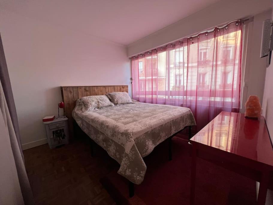 Grand Appartement Avec Balcon Et Parking Gratuit Sur Place ปารีส ภายนอก รูปภาพ