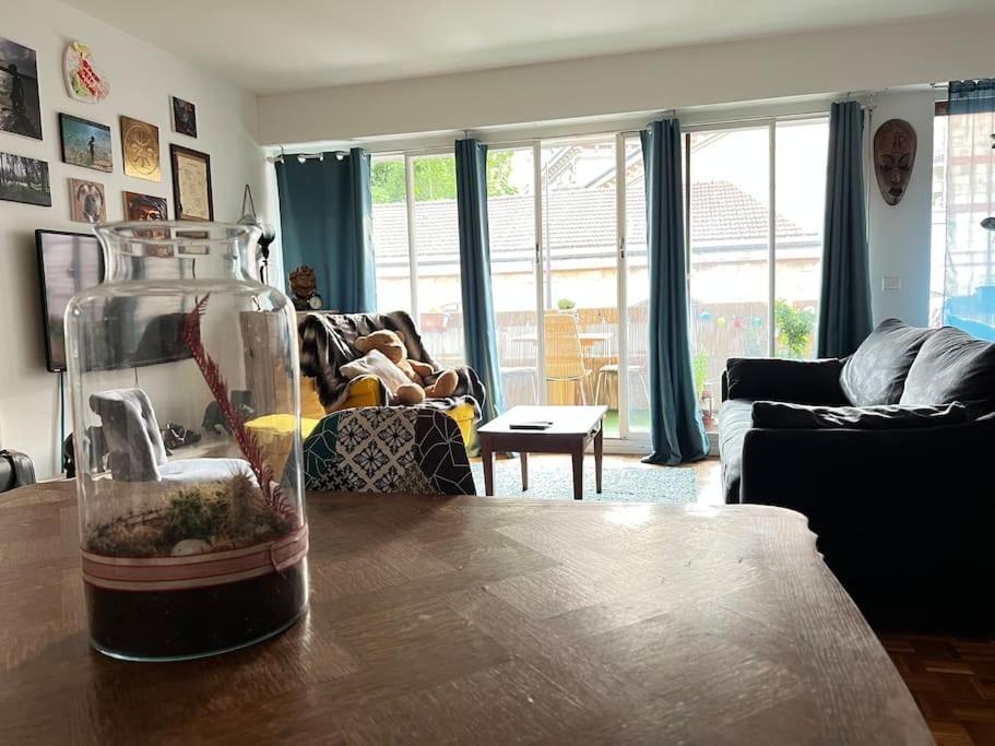 Grand Appartement Avec Balcon Et Parking Gratuit Sur Place ปารีส ภายนอก รูปภาพ
