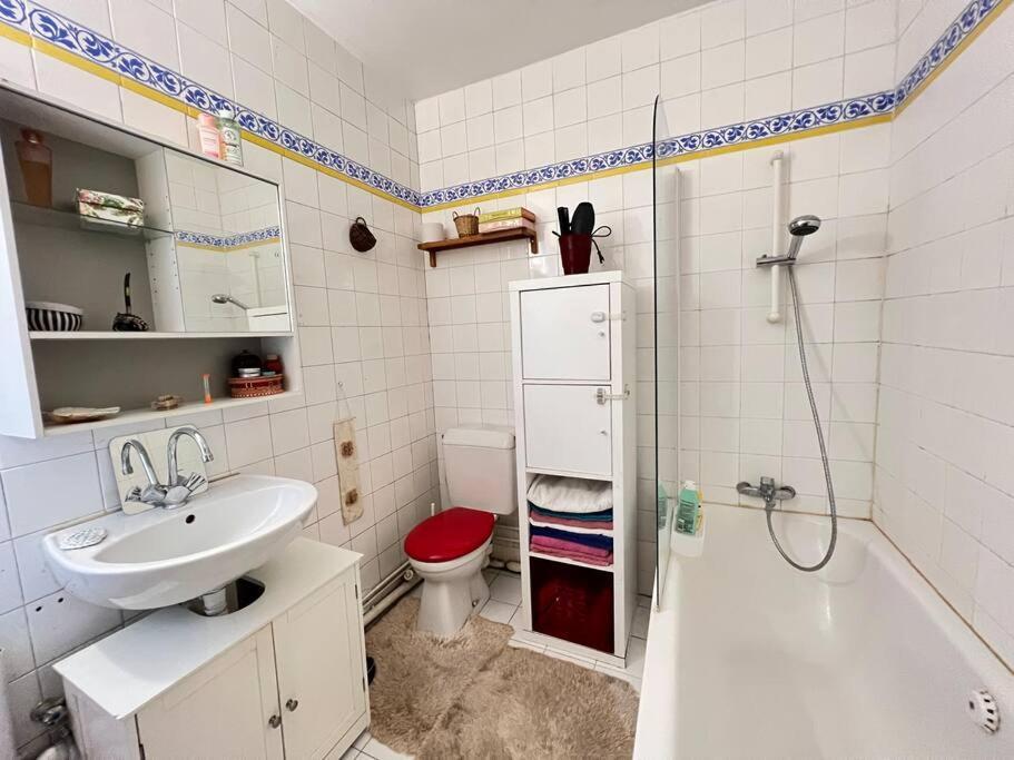 Grand Appartement Avec Balcon Et Parking Gratuit Sur Place ปารีส ภายนอก รูปภาพ