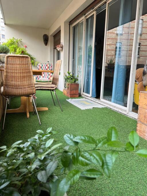 Grand Appartement Avec Balcon Et Parking Gratuit Sur Place ปารีส ภายนอก รูปภาพ