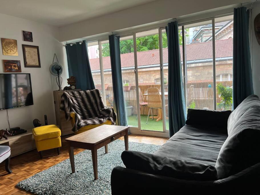 Grand Appartement Avec Balcon Et Parking Gratuit Sur Place ปารีส ภายนอก รูปภาพ